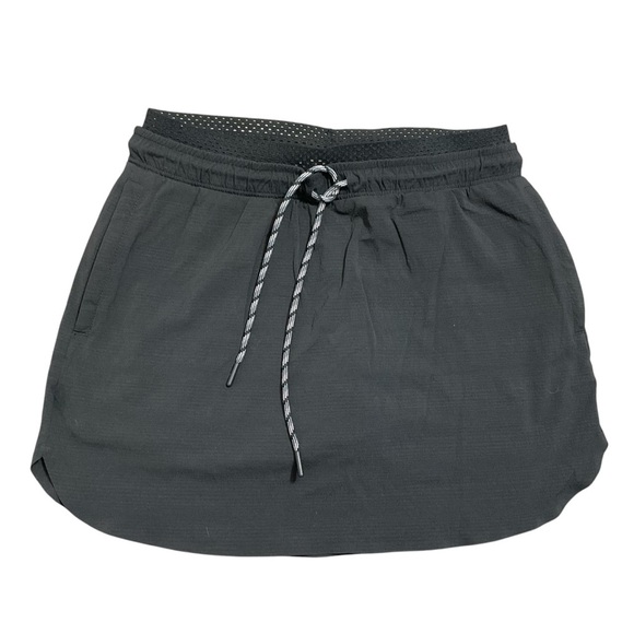 ATHLETA TREKKIE CREST 2 IN 1 SHORTIE Size 4 Black - Picture 1 of 8
